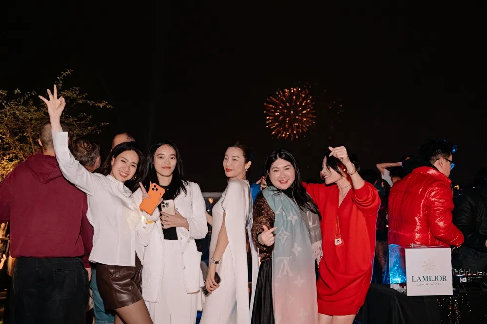 Enjoy the countdown moment to 2026 at Ruby Sky Ba